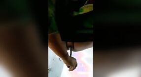 منتديات فتاة ينغمس في سولو الاستمناء مع فرشاة الأسنان 2 دقيقة 20 ثانية