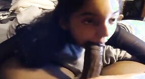 Vidéo de sexe indien mettant en vedette une magnifique fille de Jaipur suçant une bite 4 minute 40 sec