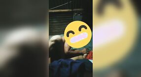 Bangla sex tape di matura signora in azione hardcore con il suo locale MMS cliente 1 min 10 sec