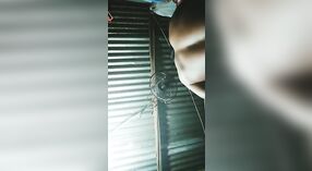 హార్డ్కోర్ చర్యలో పరిపక్వ లేడీ యొక్క బంగ్లా సెక్స్ టేప్ ఆమె స్థానిక MMS కస్టమర్‌తో 10 మిన్ 20 సెకను