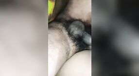 Bibi India dewasa dengan payudara besar melakukan seks hardcore dengan teman sekamarnya Desi 3 min 20 sec