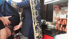 Indischer schwuler mann schlägt auf den engen anus seiner schwester desi ein 2 min 40 s
