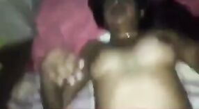 Ibu rumah tangga Desi bakal dilatih dening putrane ing video hardcore iki 2 min 50 sec