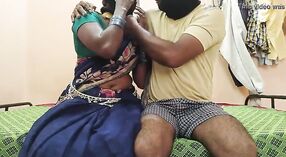 India remaja lan desi saperangan nyiapake kanggo panas wong telu bebarengan jinis karo lisan muter 2 min 50 sec
