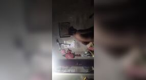होममेड अश्लील व्हिडिओमध्ये देसी जोडप्याचे उत्कट सेक्स 3 मिन 00 सेकंद