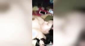Bangla seks video van een meisje filming haar close-up met haar partner 3 min 50 sec