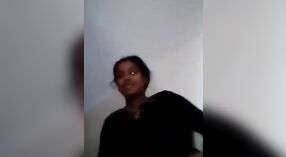 Bangla Desi gadis mendapat vaginanya meraba oleh pacarnya MMC 3 min 00 sec