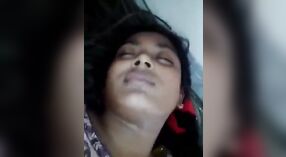 Bangla Gadis Desi nemu dheweke pus driji dening dheweke pacar MMC 0 min 0 sec