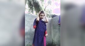 Dehati's Sexy Video: Lounging in Clothes and Bathing 1 min 50 sec