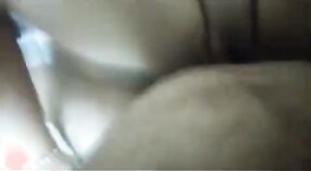 La vidéo porno indienne HD de Desi Shalu présente une scène de pipe torride et de chudai 3 minute 20 sec