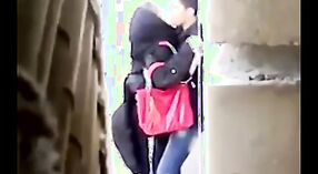 Seks luar ruangan gadis Pakistan di kamera tersembunyi: pengalaman beruap dan sensual 0 min 0 sec