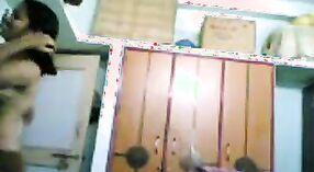 Indiase college student gets seduced en filmed in haar slaapkamer 1 min 40 sec