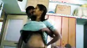 Indiase college student gets seduced en filmed in haar slaapkamer 0 min 0 sec