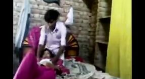 एक मोहक भारतीय किशोरवयीन मुलीसह होममेड सेक्स 5 मिन 00 सेकंद