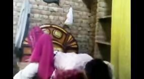 愛らしいインドの10代の少女との自家製セックス 6 分 20 秒