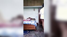 देसी कॉलेज लड़की उसके बड़े स्तन और मोहक घटता में इस गर्म वीडियो 4 मिन 00 एसईसी