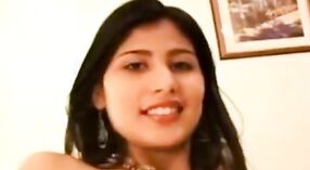 Fellation Sexe indien avec une superbe femme indienne 1 minute 40 sec