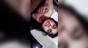 Video seks India amatir menampilkan blowjob amatir dan adegan seks 1 min 20 sec
