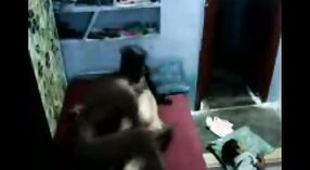 自制印度性爱录像带，有一个大屁股女孩 0 敏 0 sec
