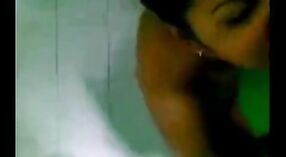 La sex tape indienne passionnée de Devar avec un bhabhi aux gros seins 0 minute 50 sec
