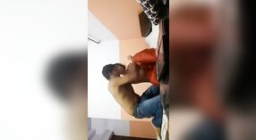 Devar ngyakinake desi bhabhi supaya duwe jinis cepet lan kuat ing kamar turu 2 min 30 sec