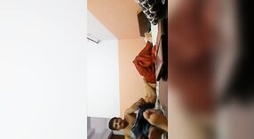 Devar meyakinkan desi bhabhi untuk melakukan hubungan seks yang cepat dan intens di kamar tidur 2 min 40 sec