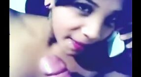 Sensuale Indiano college sesso con un caldo girlfriend's amore per orale piacere 1 min 20 sec