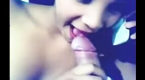 Sensuale Indiano college sesso con un caldo girlfriend's amore per orale piacere 0 min 30 sec