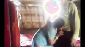 मोहक भारतीय, बहकाया जाता है द्वारा एक सींग का बना हुआ आदमी में इस भाप से भरा अश्लील वीडियो 2 मिन 50 एसईसी