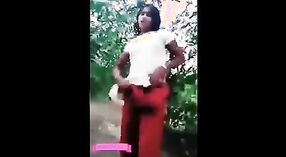 مثلي الجنس الهندي فيلم يضم فتاة و صديقتها الانخراط في الجنس في الهواء الطلق 7 دقيقة 40 ثانية