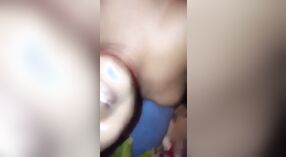 ديزي بابهي يشتكي بصوت عال في المتعة أثناء ممارسة الجنس الشرجي الشديد 3 دقيقة 50 ثانية