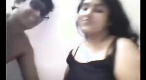 Sensuele Indiase Tiener Porno featuring twee volwassen tieners uit Maharashtra 2 min 40 sec