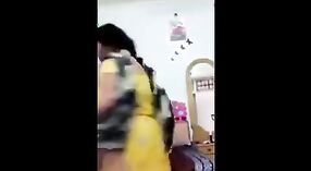 ناضجة الهندي رجل يتمتع الشباب بهابها في مخفي كام فيديو 0 دقيقة 0 ثانية
