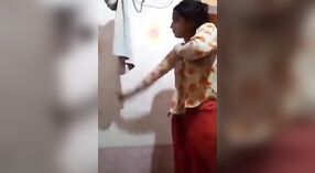 بابهي الهندي عارية وقت الاستحمام الجنس فيلم 2 دقيقة 50 ثانية