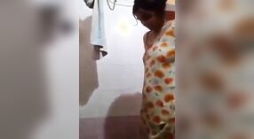 Bhabhi Indiase naakt bad tijd seks Film 3 min 00 sec