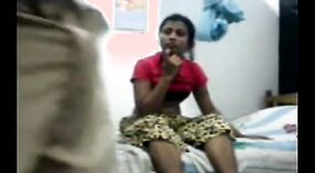 Bhabhis sinnliches Sexvideo wird zu Ihrem Vergnügen online durchgesickert 1 min 20 s