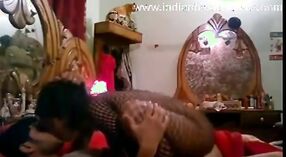 Un couple indien de Lucknow se livre à un sexe oral intense 3 minute 40 sec