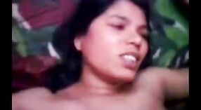 Desi aunties in een steamy Bangla seks video - 4 min 40 sec