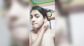 Carino Desi ragazza masturba su macchina fotografica in un MMS scena 5 min 20 sec