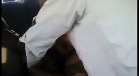 南印度姨妈拉利塔（Lalita）在户外印度色情视频中与司机顽皮 0 敏 0 sec