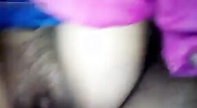 Desi Bhabhi con un bagnato e peloso micio prende pestate difficile in il village 2 min 20 sec