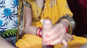 Desi bhabhi dostaje jej pierwszy smak z analny seks z stepbrother w domowej roboty wideo 0 / min 0 sec