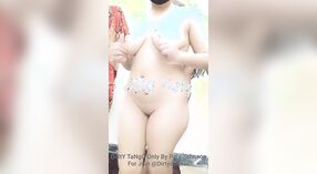Amatör Hint kızlar içinde çıplak lezbiyen seks üzerinde canlı kam 2 dakika 00 saniyelik