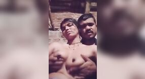 Sexy wideo MMC Dehati przedstawia jej wiejską pielęgniarkę 0 / min 0 sec