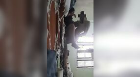 Diwasa Desi wadon indulges ing alam bébas mms karo wong kuliah 0 min 0 sec