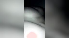 Nghiệp Dư ấn Độ cặp vợ Chồng engages trong intense tình dục trong một steamy video 0 tối thiểu 0 sn