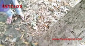 சிறிய தொகுக்கப்பட்ட இந்திய காதலியுடன் பொதுவில் ஹார்ட்கோர் செக்ஸ் 8 நிமிடம் 40 நொடி