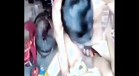 Indiase tante ' s lul zuigen schandaal gevangen op camera 3 min 00 sec