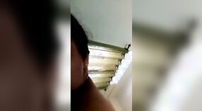 Tamilische Tante Bangla genießt eine wilde Fahrt auf dem penis Ihres Mannes 0 min 0 s