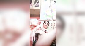 Chica paquistaní muestra su coño peludo en un video humeante 3 mín. 00 sec